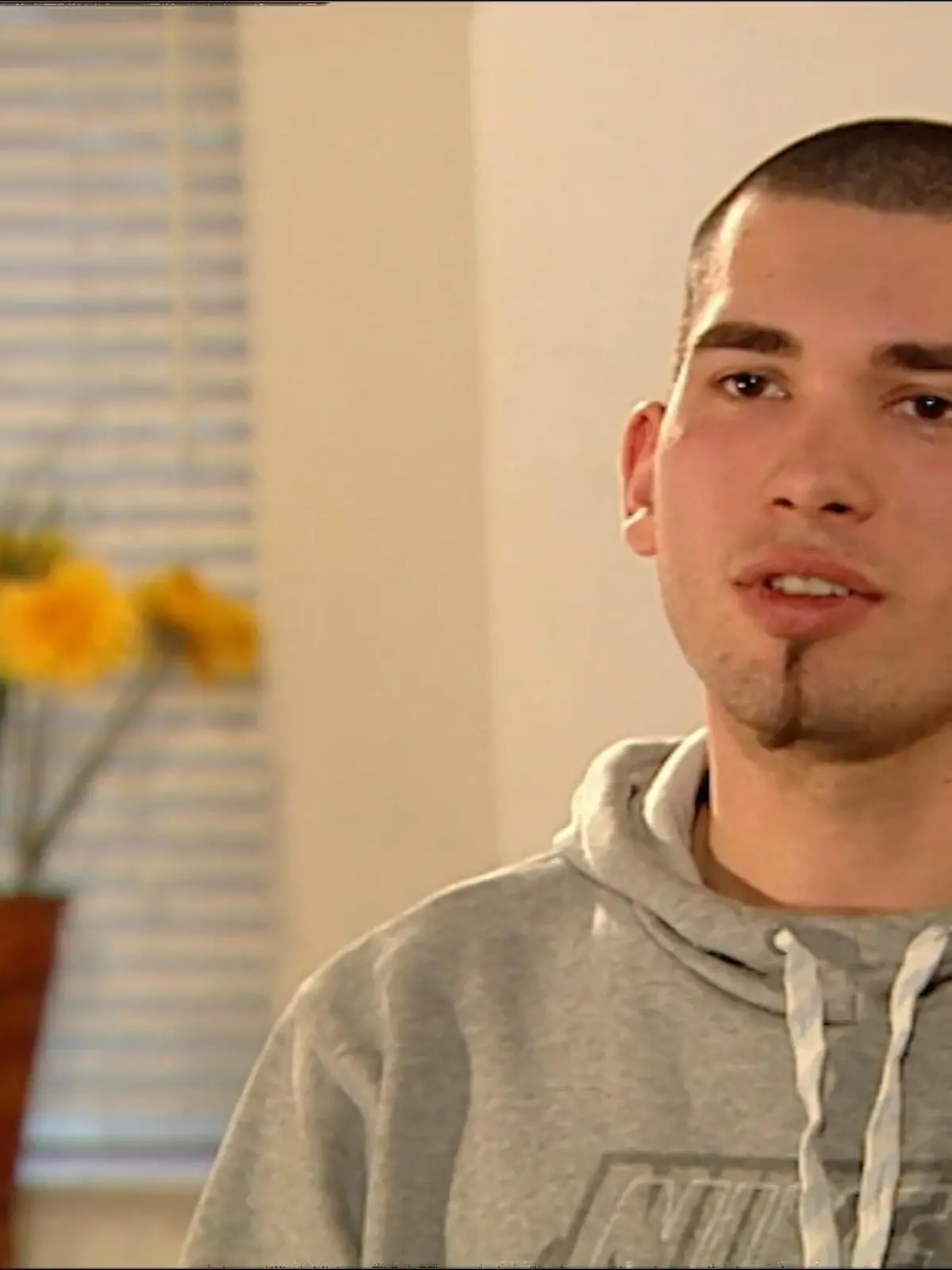 Bild zu: "Alexander und Francis brechen nach London auf"