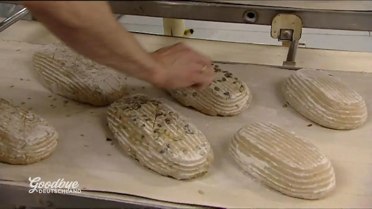 Neue Aufgaben für Francis in London Zwischen Kundenglück und Bürochaos