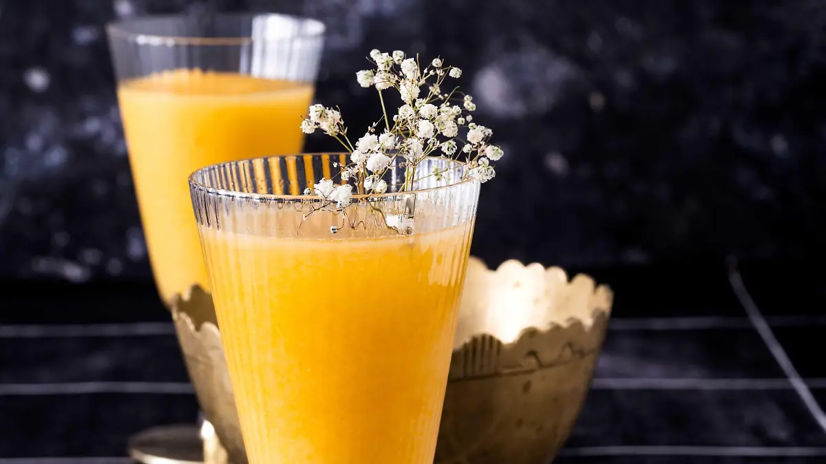 Goldlack-Sekt frei nach den "Drei Besen" aus "Harry Potter"