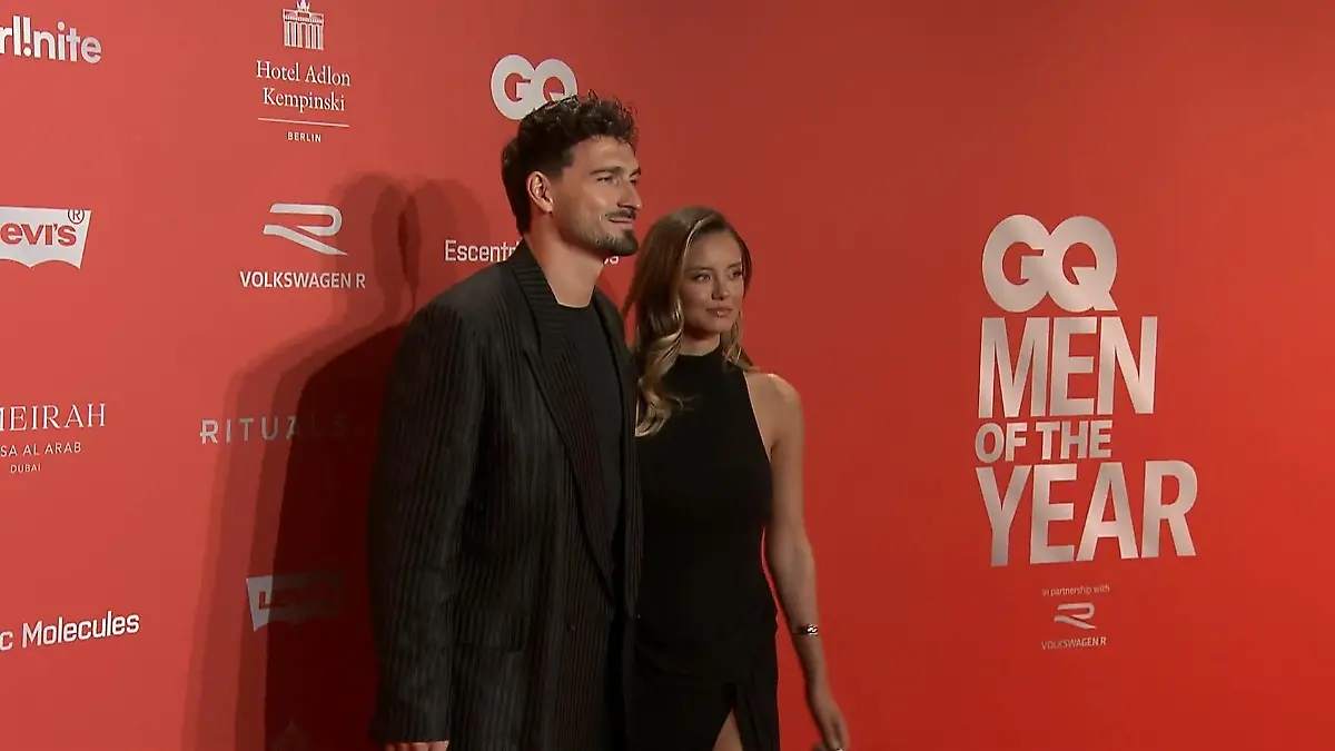 Mats Hummels und Freundin Nicola begeistern bei den GQ Awards Glamour-Auftritt im Partnerlook!