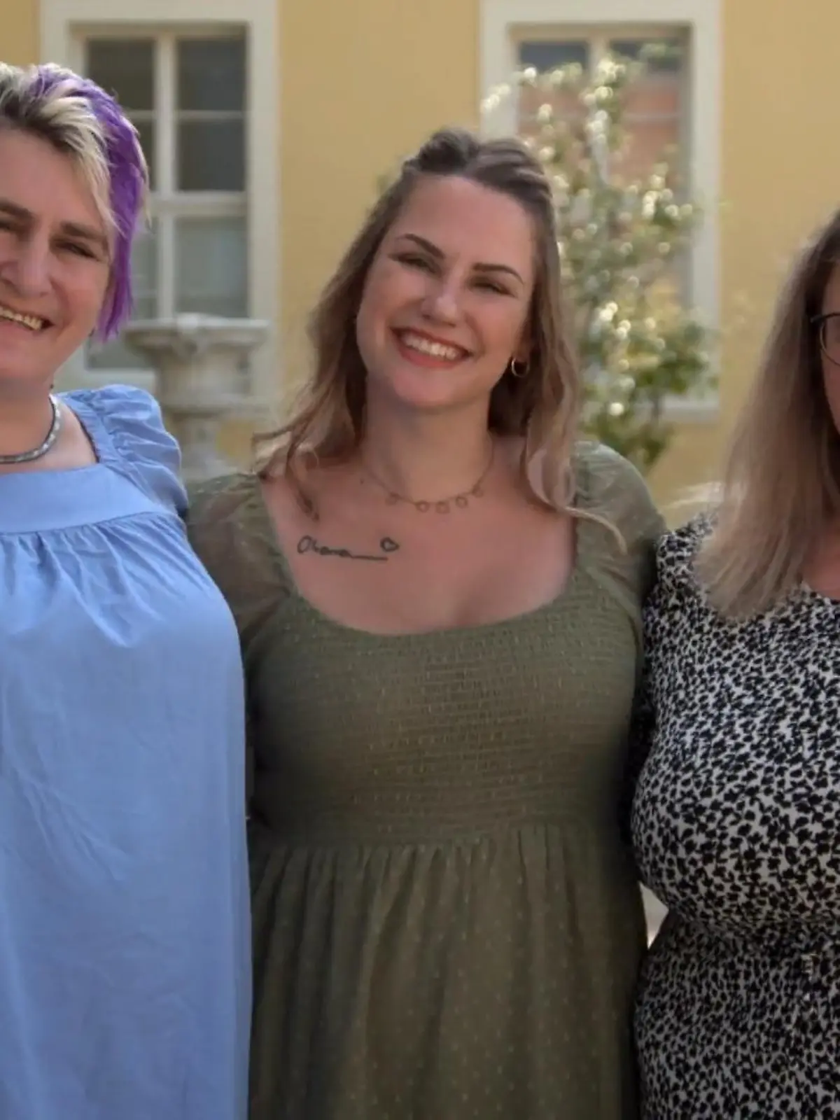 Bild zu: "Wer findet das perfekte Kleid?"