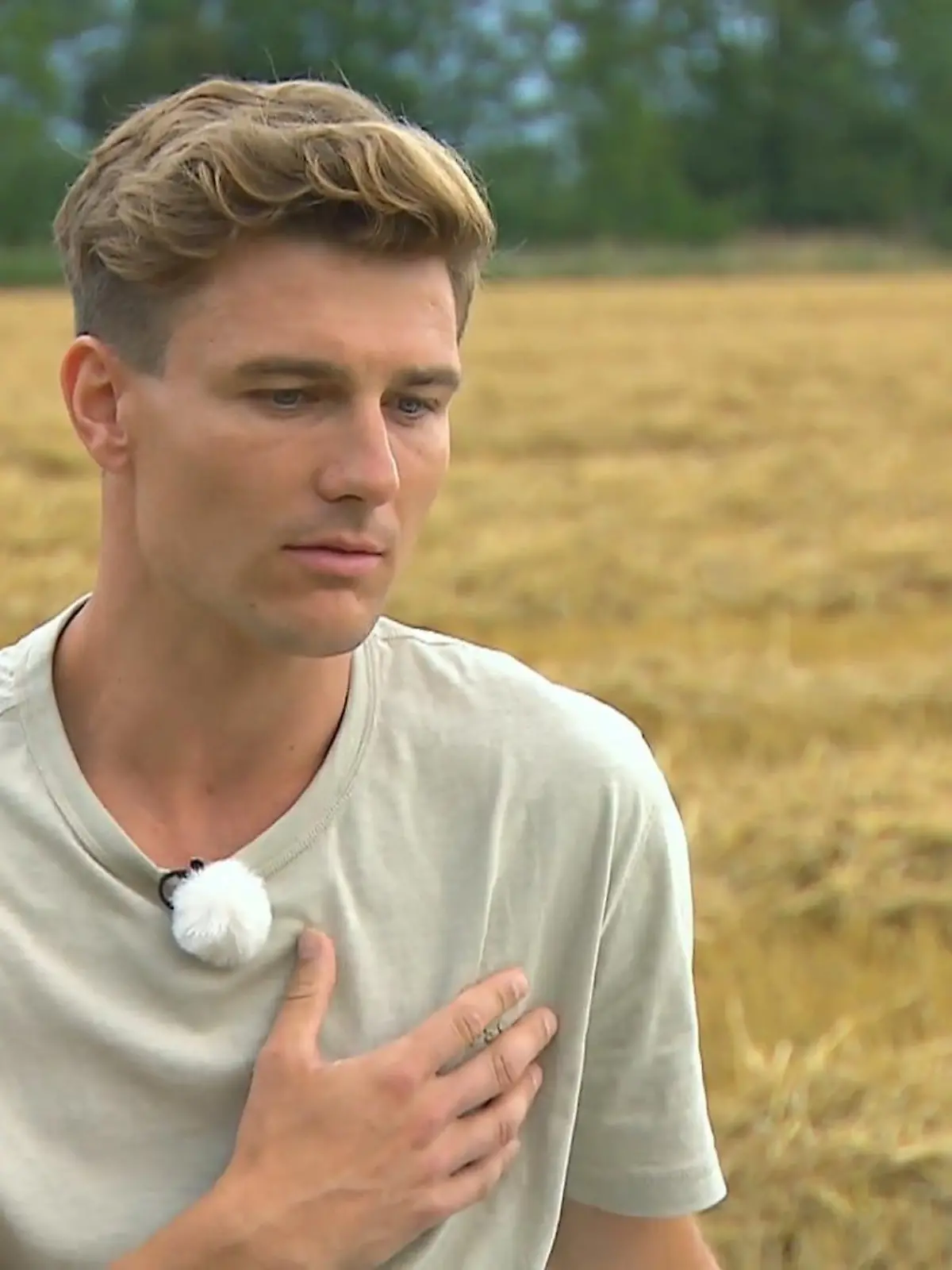 Bild zu: "Friedrich überbringt Selina die Nachricht"