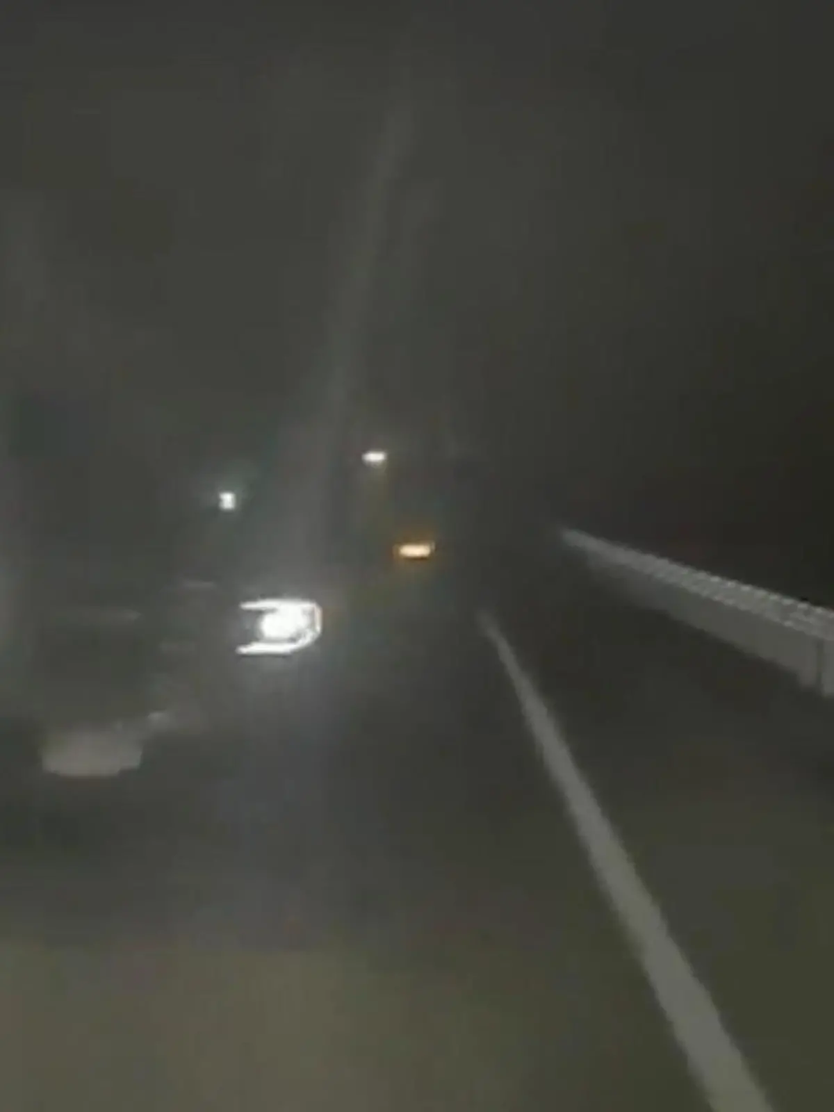 Bild zu: "SUV rast direkt auf ihn zu – sein Auto rettet Clifford das Leben!"