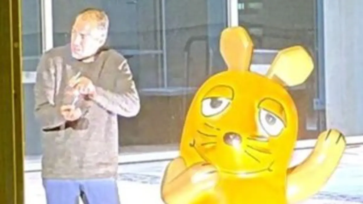 Er soll die Maus angezündet haben.