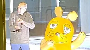 Fahndung-in-K-ln-ER-hat-die-Maus-angez-ndet-Polizei-ver-ffentlicht-Fotos-der-Brand-Attacke