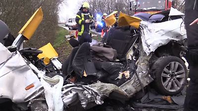 Tödlicher Horror-Unfall in Bützfleth! Auto crasht auf L111 in Lkw