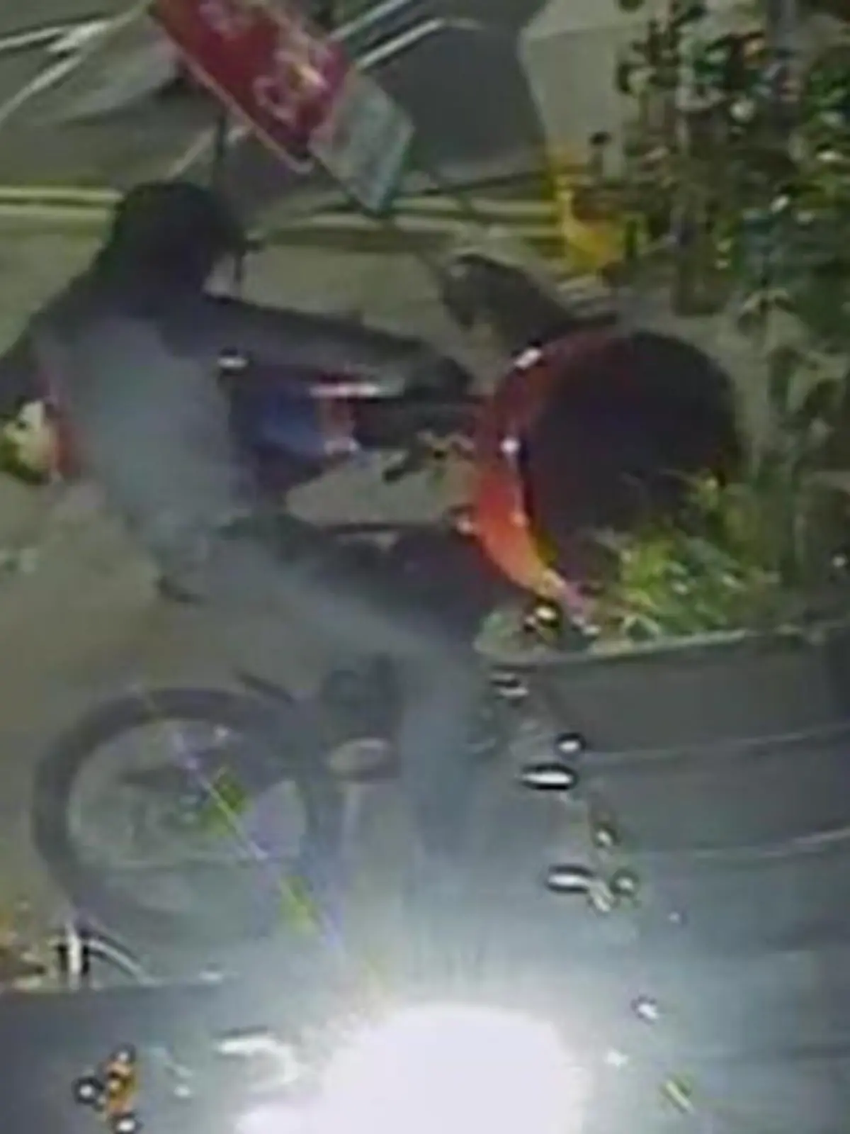 Bild zu: "Oh, du Beschickerte?! Mann klaut XXL-Nussknacker – und keiner greift ein"