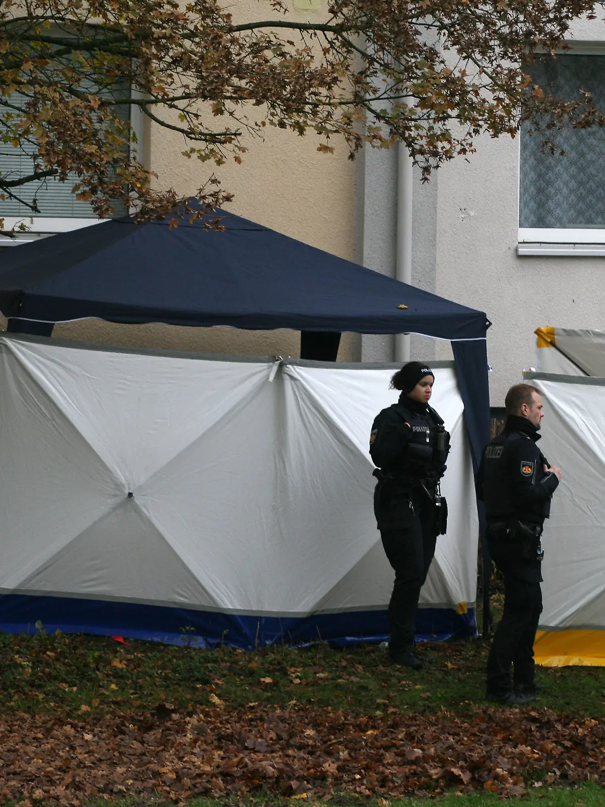 Kind stürzt in Bremen aus Fenster