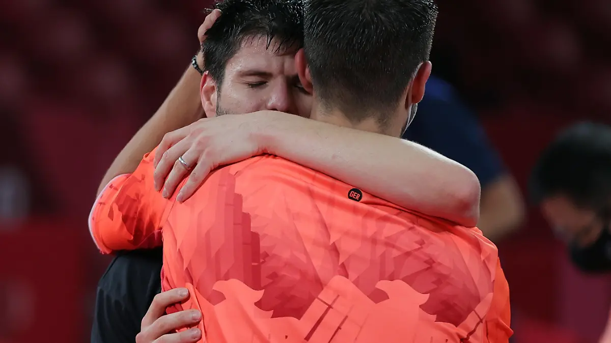 Dimitrij Ovtcharov feiert den Einzug ins Olympia-Finale