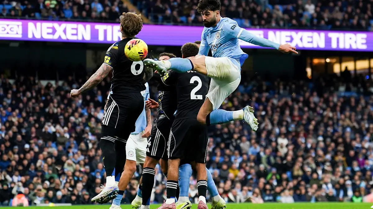 Nach-Leverkusen-Patzer-Man-City-zittert-sich-zum-3-2-Sieg