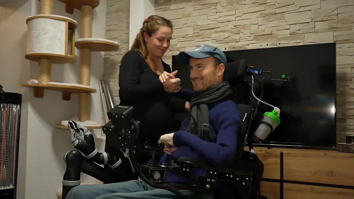 Liebe nach dem Schicksalsschlag Patient und Pflegerin verliebt