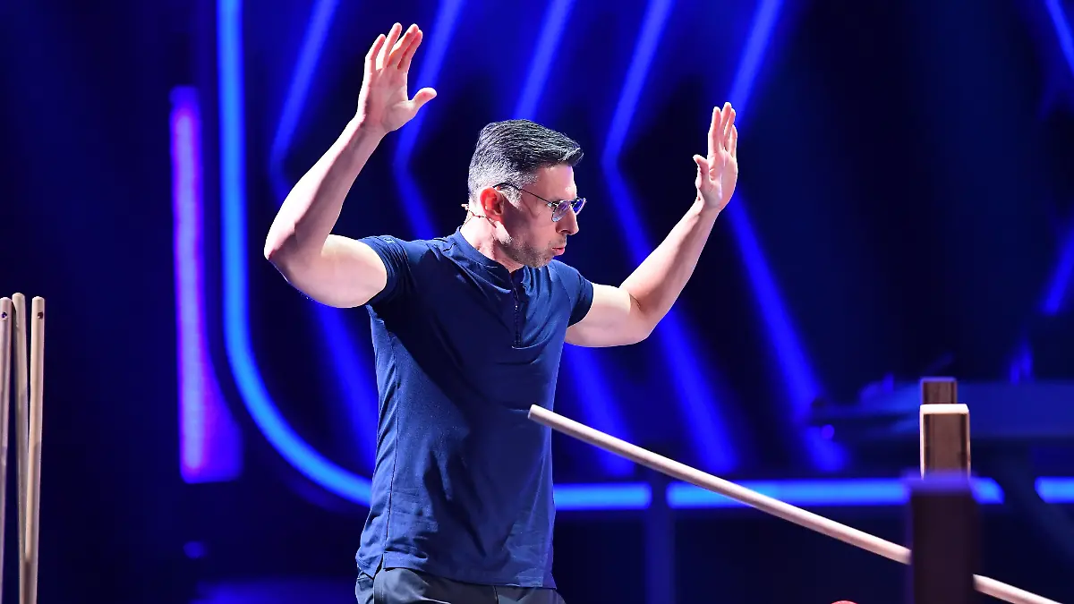 Schnulli Damian kämpft in der Show gegen Stefan und Bully.