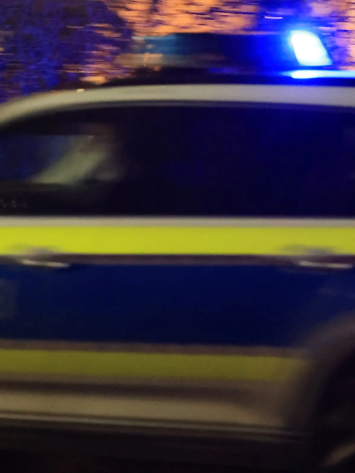 Nächtlicher Polizeieinsatz (Symbolfoto) 