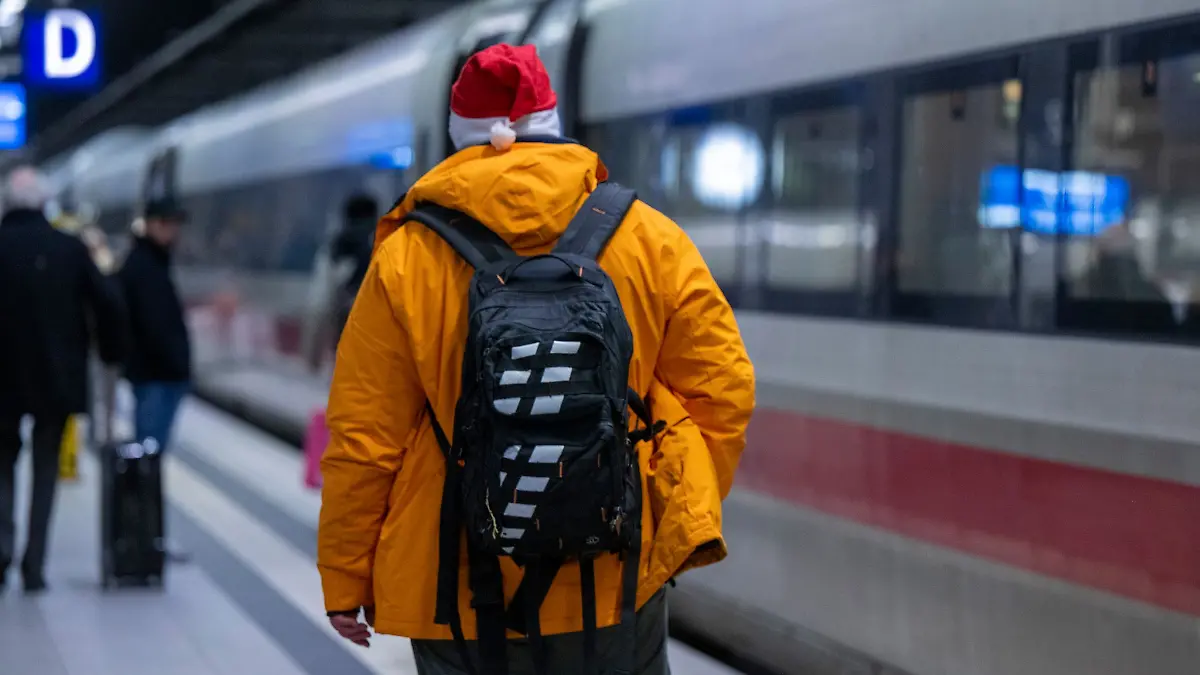 -nderungen-im-Dezember-Deutsche-Bahn-Rente-und-Co-die-wichtigsten-Verbrauchernews-im-berlick-