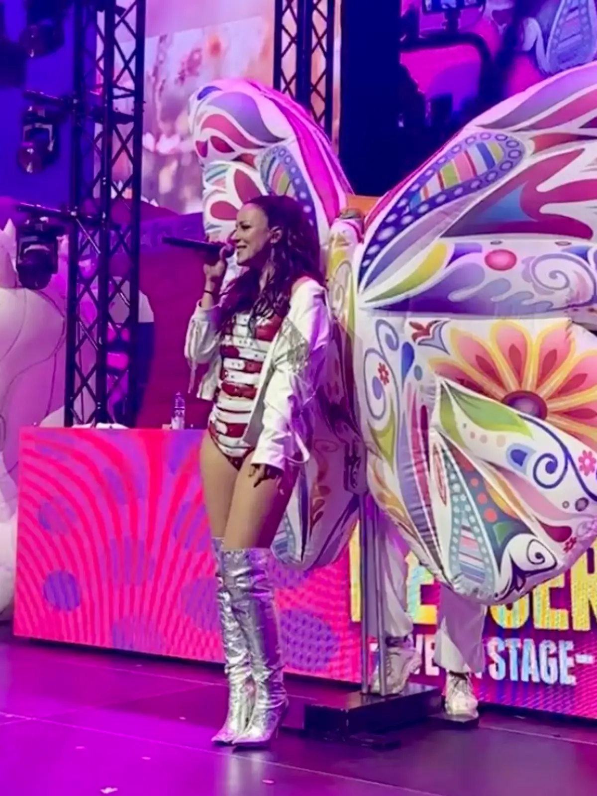 Bild zu: "„Glasige Augen“ bei Blümchen! Jasmin Wagner verabschiedet sich von der Bühne"