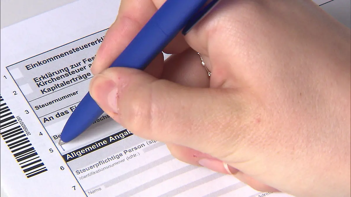 Das ändert sich im Dezember Bahn, Rente und Co.