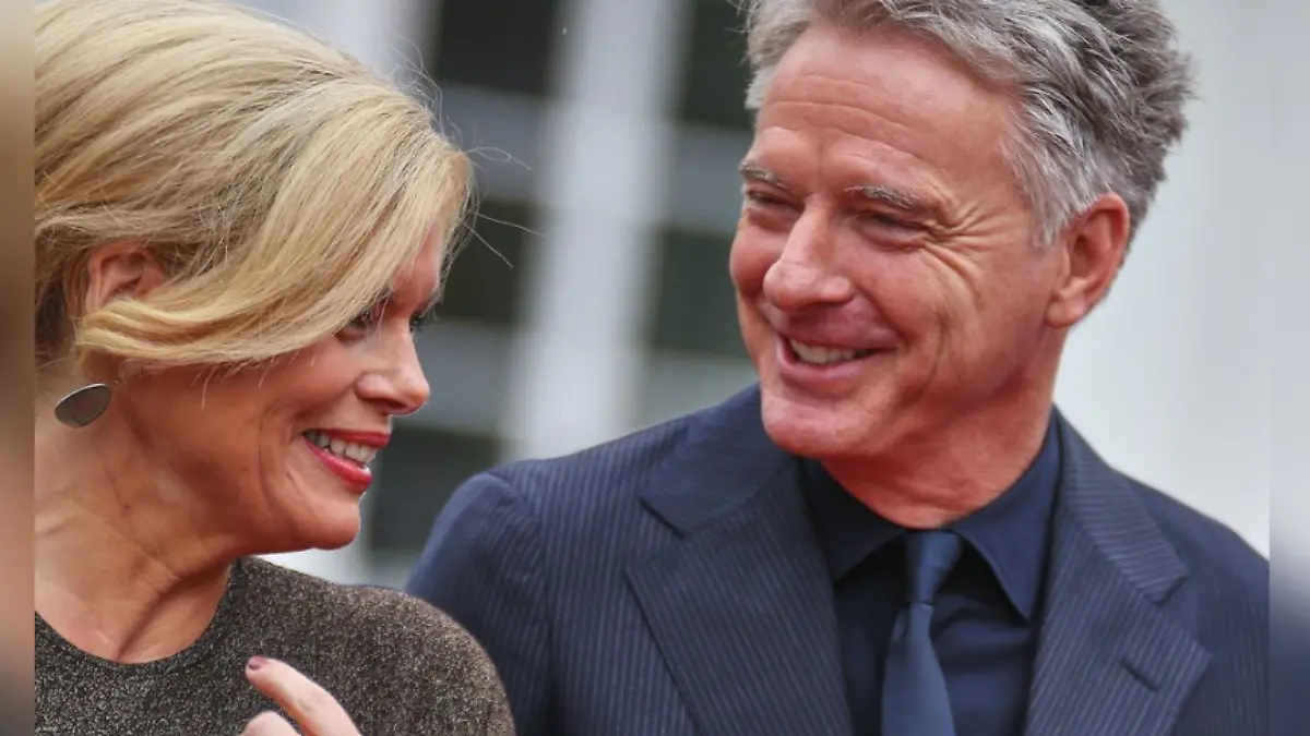 Julia Klöckner und Jörg Pilawa strahlen bei ihrem ersten gemeinsamen Auftritt Anfang Oktober.