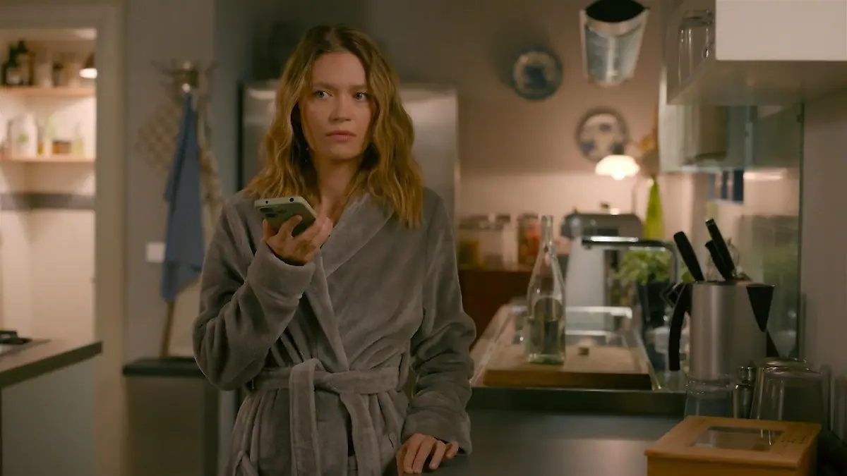 Nathalie hört sich eine Liebesnachricht von Matteo an Die AWZ-Wochenvorschau (Teil 2)