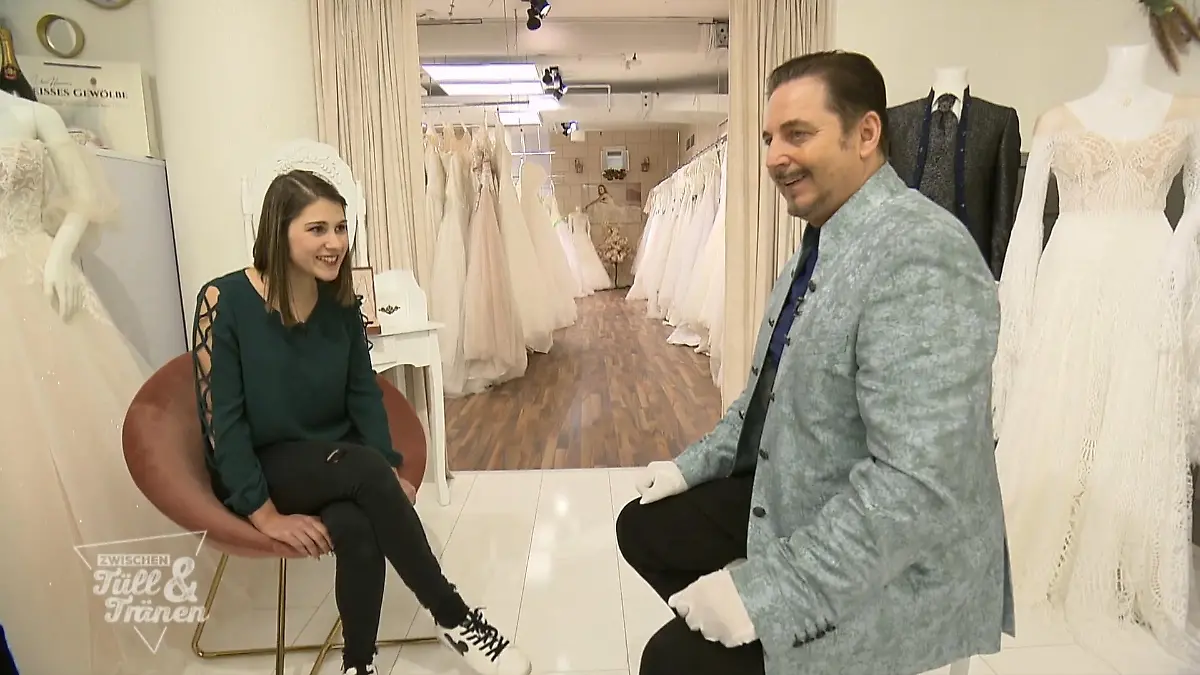 Uwe fühlt mit der Braut mit Manchmal verliert Laura büschelweise Haare