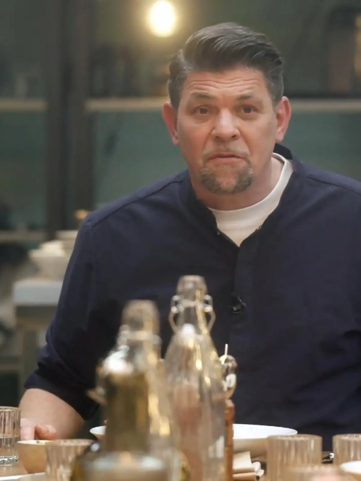 Bild zu: "Tim Mälzer geht kritisch ran"