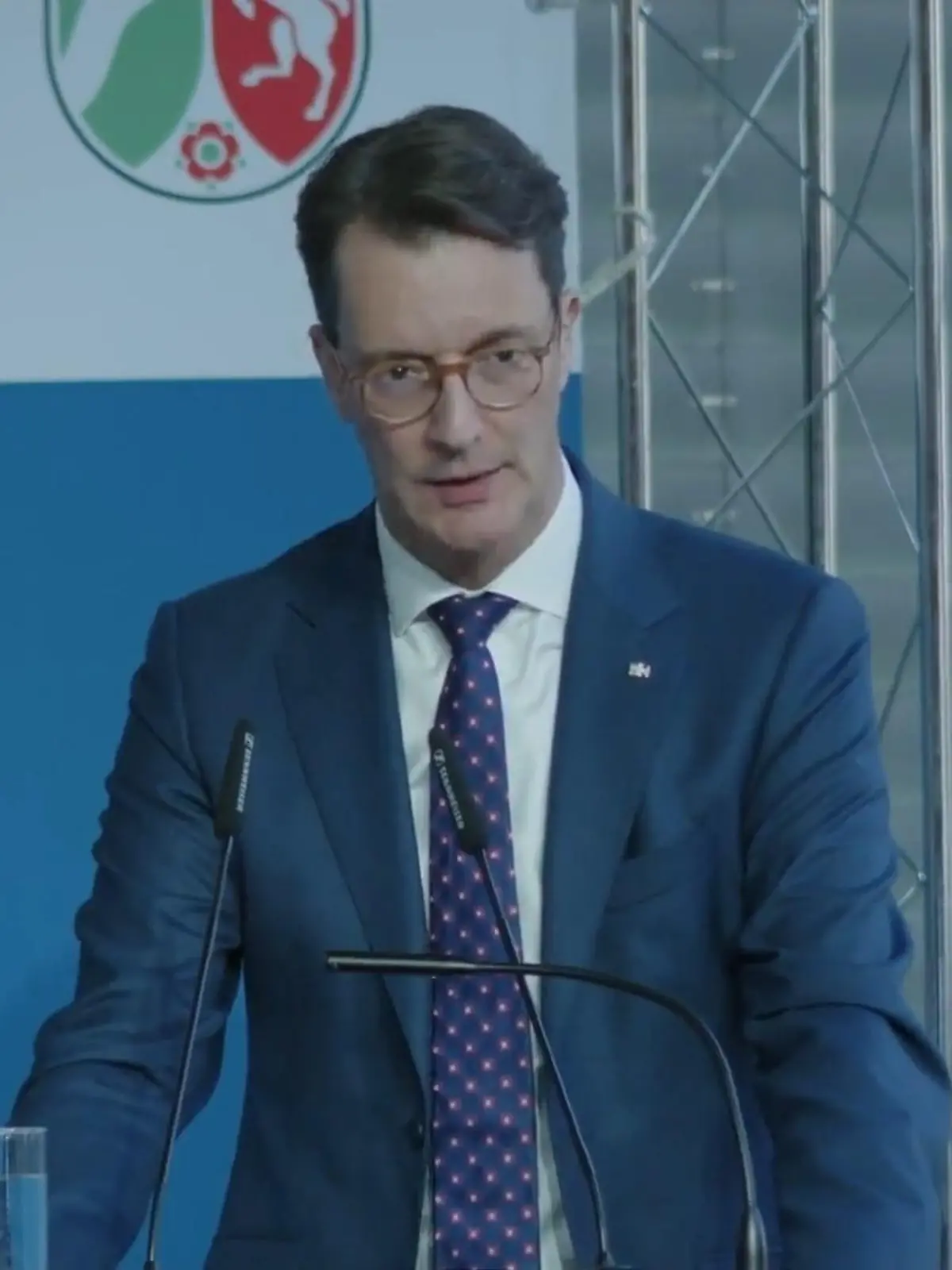 Bild zu: "Wüst will den Staat modernisieren"