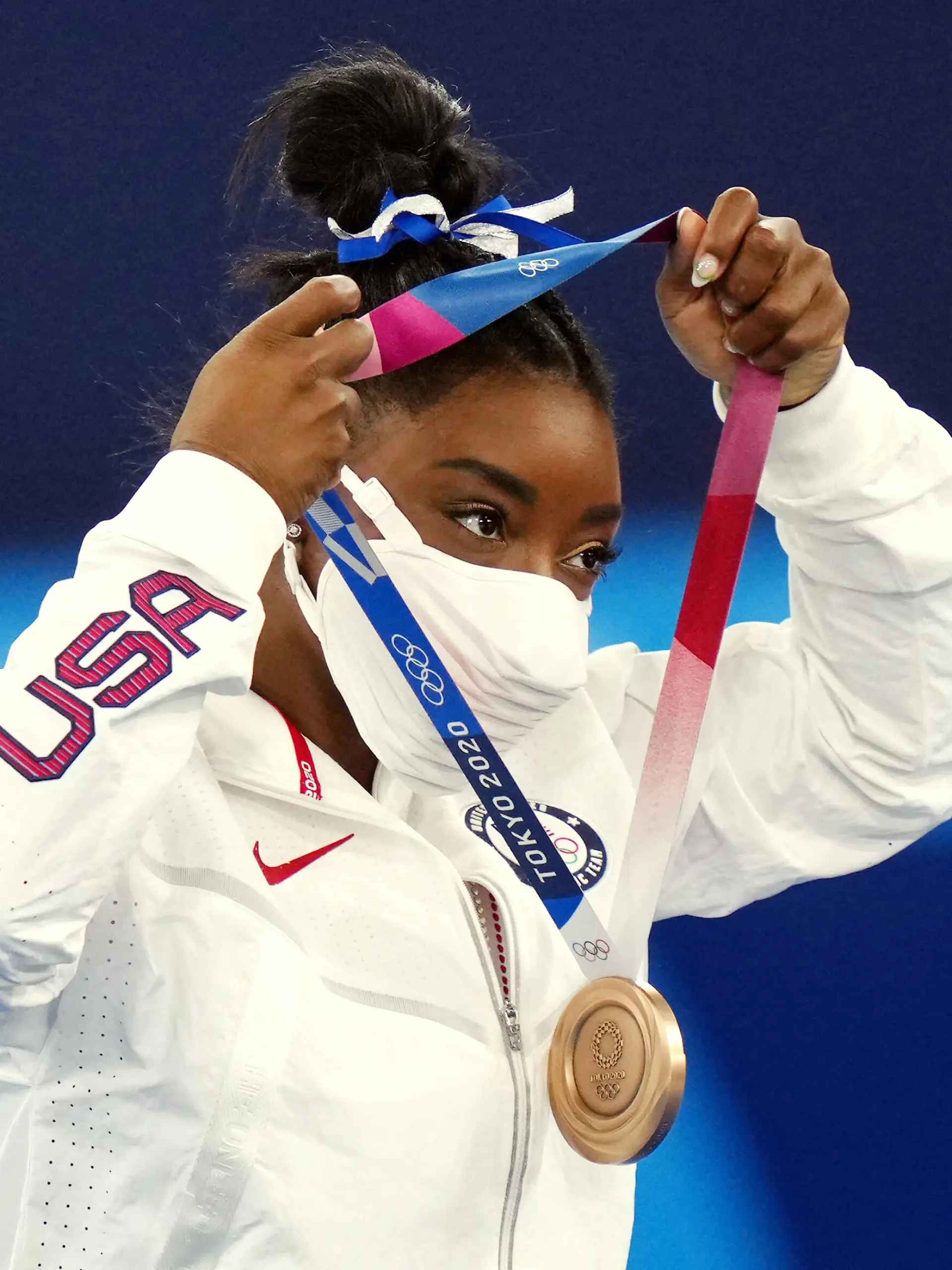  Mandatory Credit: Photo by Dave Shopland/Shutterstock 12244880cz Simone Biles wins the bronze medal - Women s Balance Beam Final Artistic Gymnastics, Ariake Gymnastics Centre, Tokyo Olympic Games, Olympische Spiele, Olympia, OS 2020, Japan - 03 Aug 2021 Artistic Gymnastics, Ariake Gymnastics Centre, Tokyo Olympic Games 2020, Japan - 03 Aug 2021 PUBLICATIONxINxGERxSUIxAUTXHUNxGRExMLTxCYPxROMxBULxUAExKSAxONLY Copyright: xDavexShopland/Shutterstockx 12244880cz