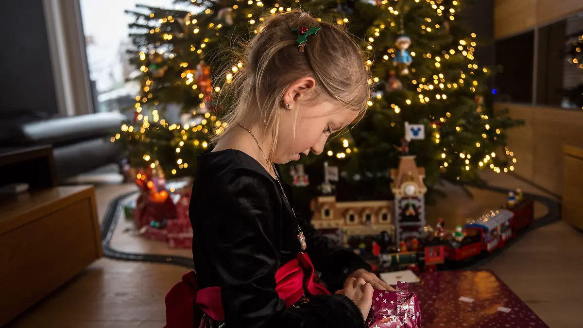 Experten warnen: Viele Spielzeuge enthalten gefährliche Schadstoffe. Besonders Billigimporte können die Gesundheit von Kindern gefährden.