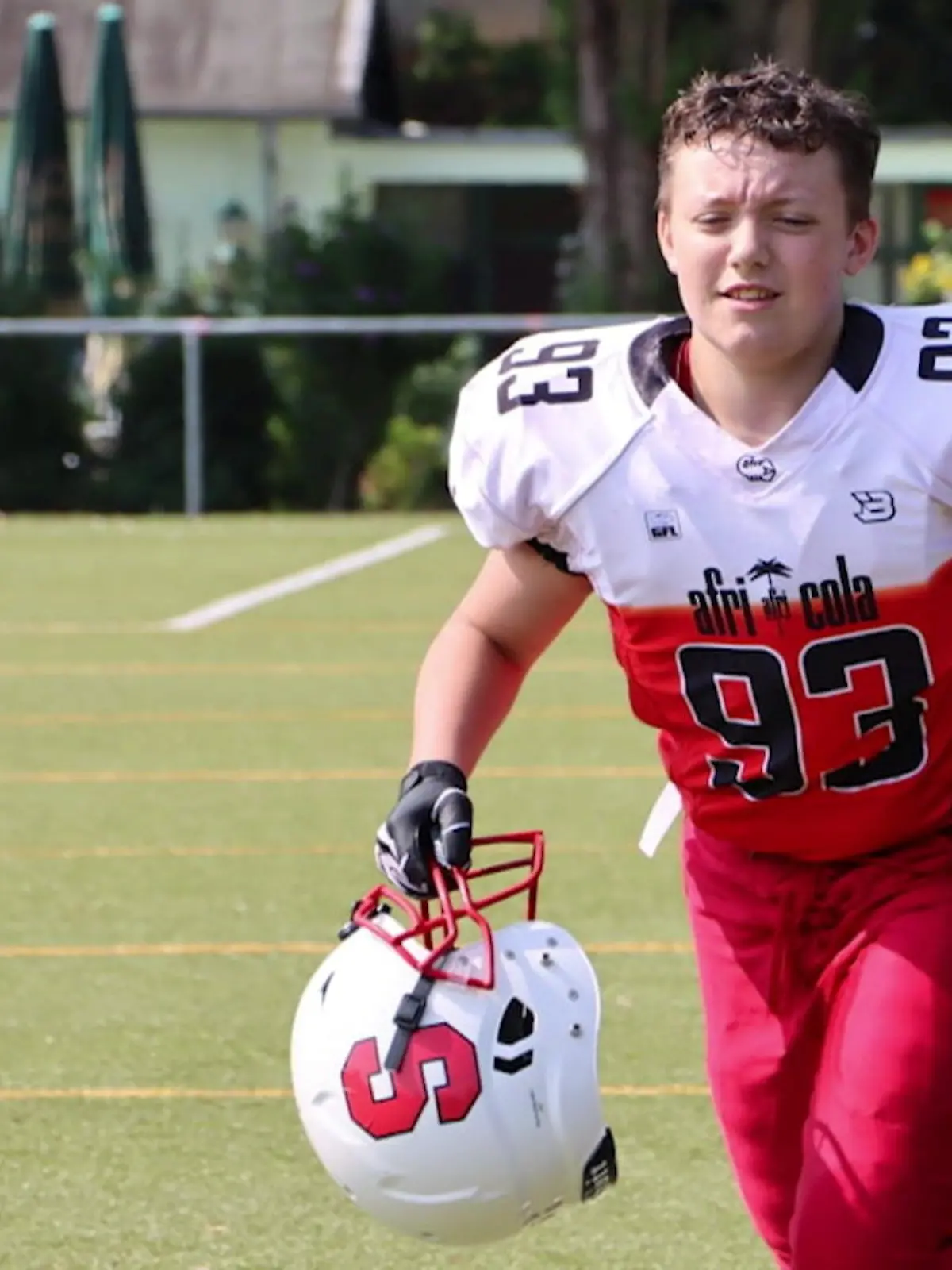 Bild zu: "Dank der Hilfe von RTL! Jason war todkrank (17) – jetzt kann er wieder Football spielen"