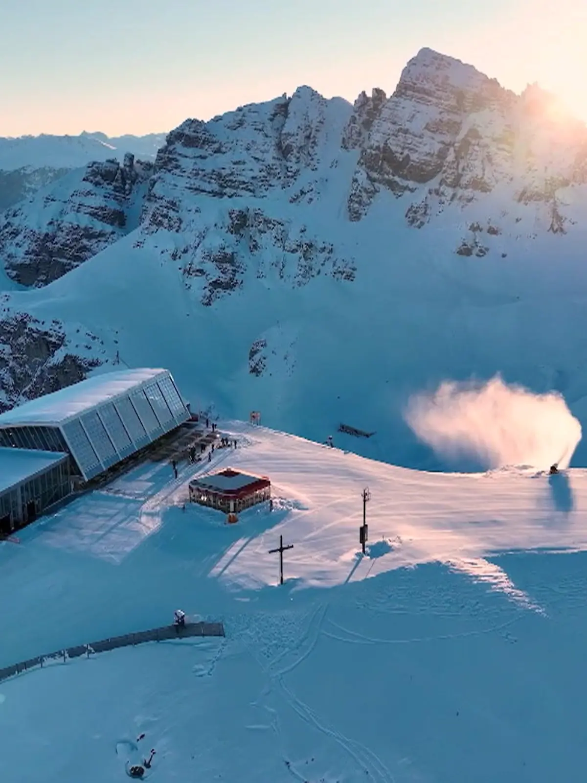 Bild zu: "Axamer Lizum erstrahlt im Winterweiß"