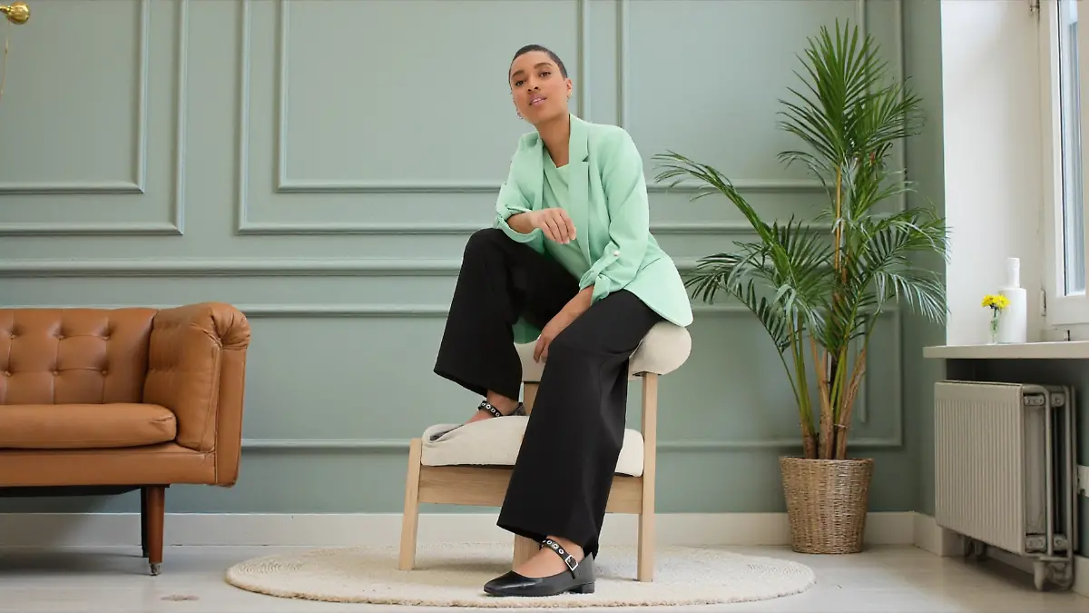 Die-schwarze-Hose-die-alles-kann-und-jede-Frau-braucht-sie