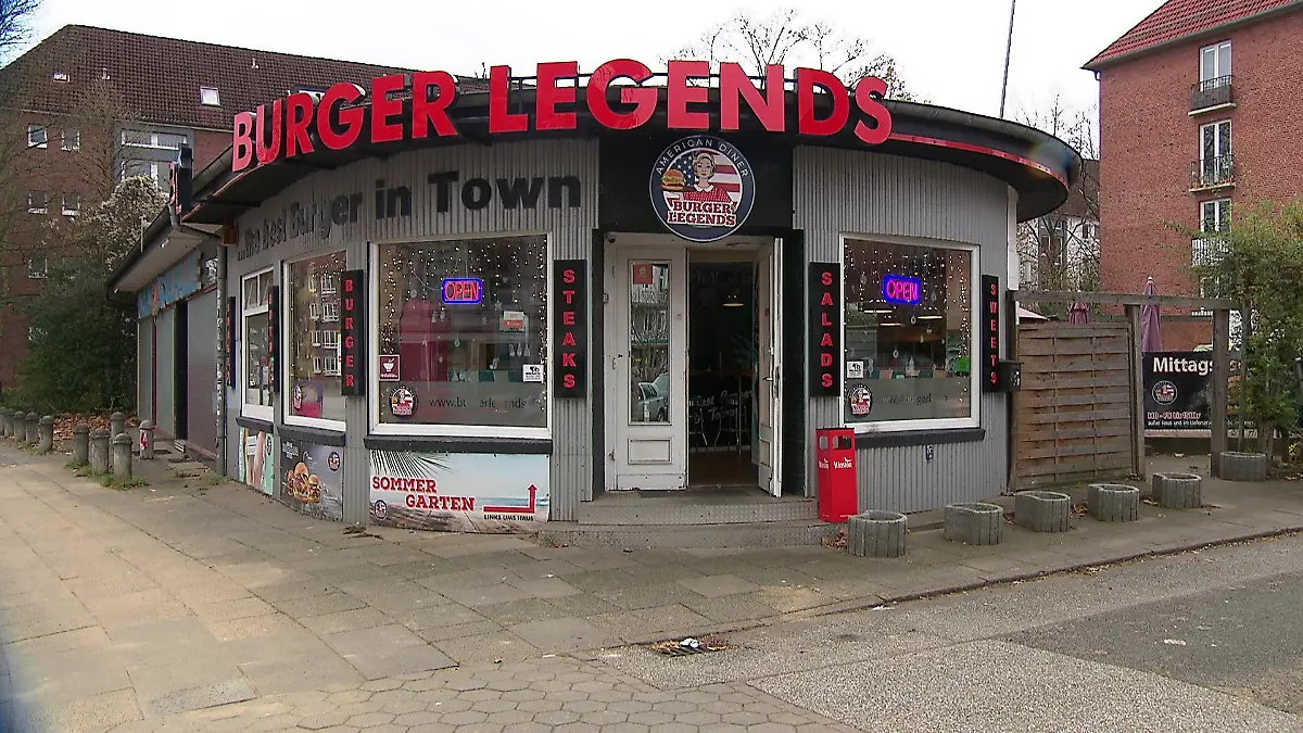 In einem Restaurant in Hamburg-Eimsbüttel fallen am Montagabend Schüsse.