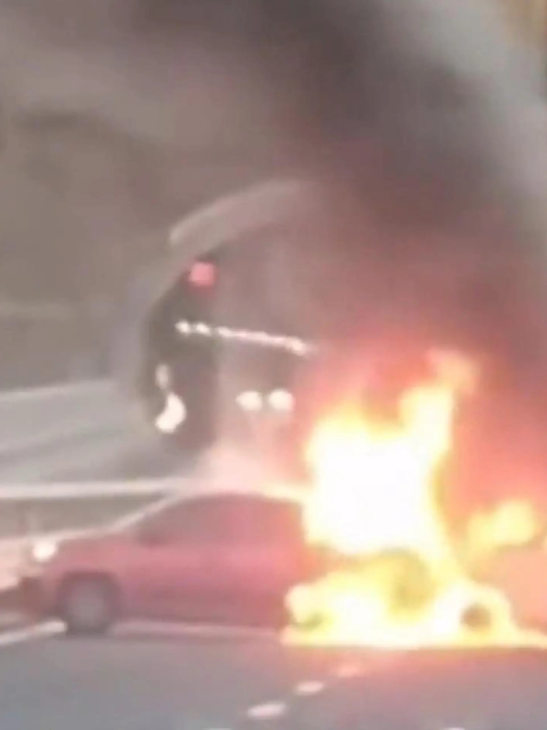 Bild zu: "Brutaler Millionenraub! Diebe überfallen Geldtransporter – mitten im Verkehr!"