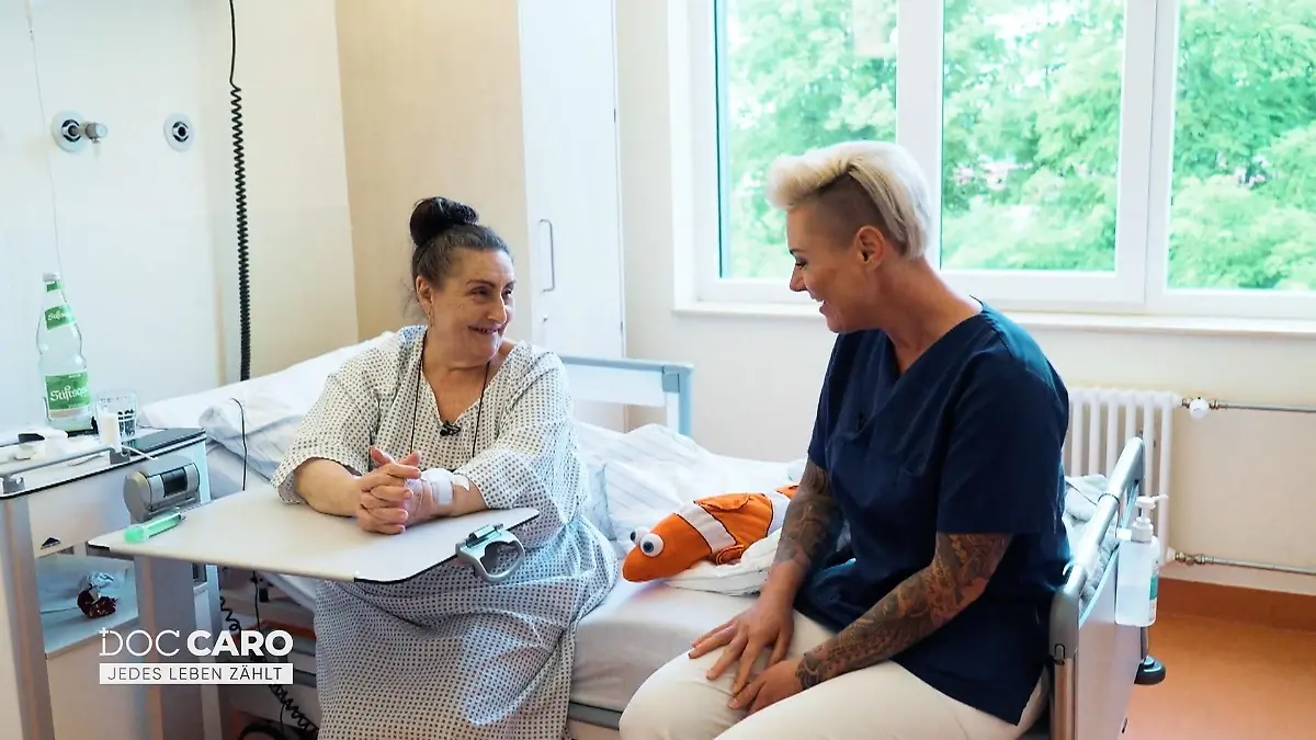 Doc Caro besucht die Angstpatientin Nach der Untersuchung