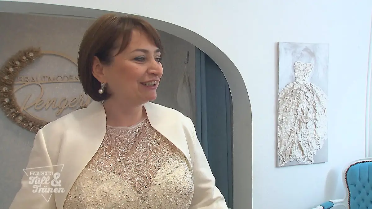 Yulya will es krachen lassen Zur Perlenhochzeit