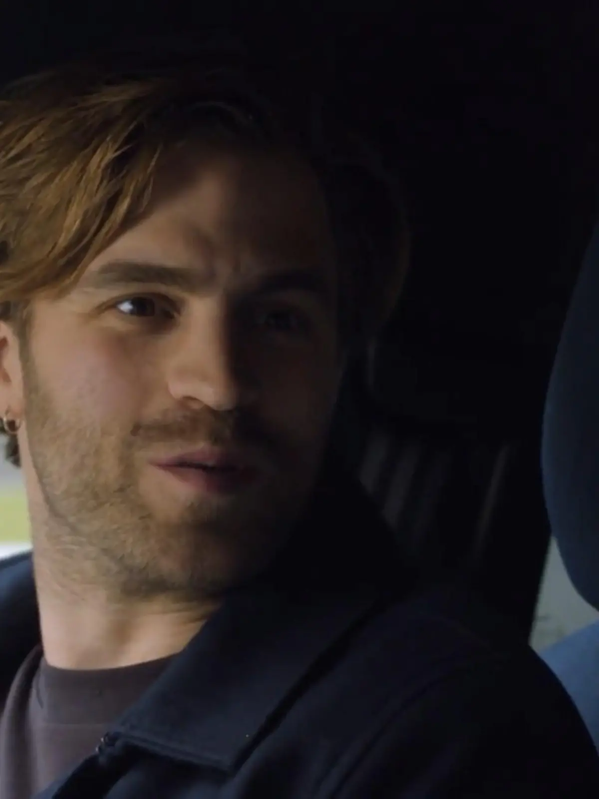 Bild zu: "Julian konfrontiert Katrin"