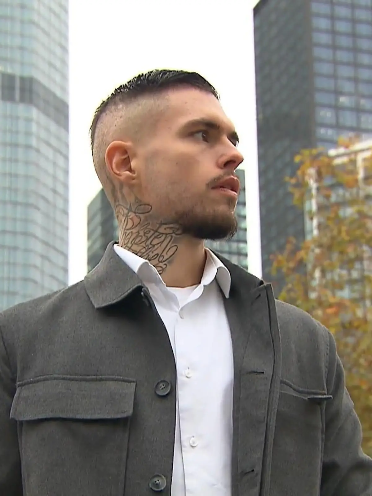 Bild zu: "Es kommt doch auf die Größe an! Leon (24) pumpt Zehntausende Euro in dieses Körperteil"