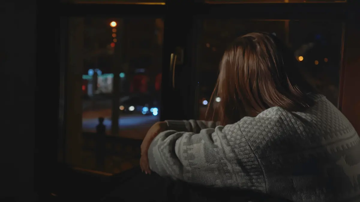 Während manche die kalte Jahreszeit mit ihren funkelnden Weihnachtslichtern, gemütlichen Abenden und festlicher Stimmung genießen, fällt es anderen schwer, die kurzen Tage, den Lichtmangel und die eisige Kälte zu ertragen.