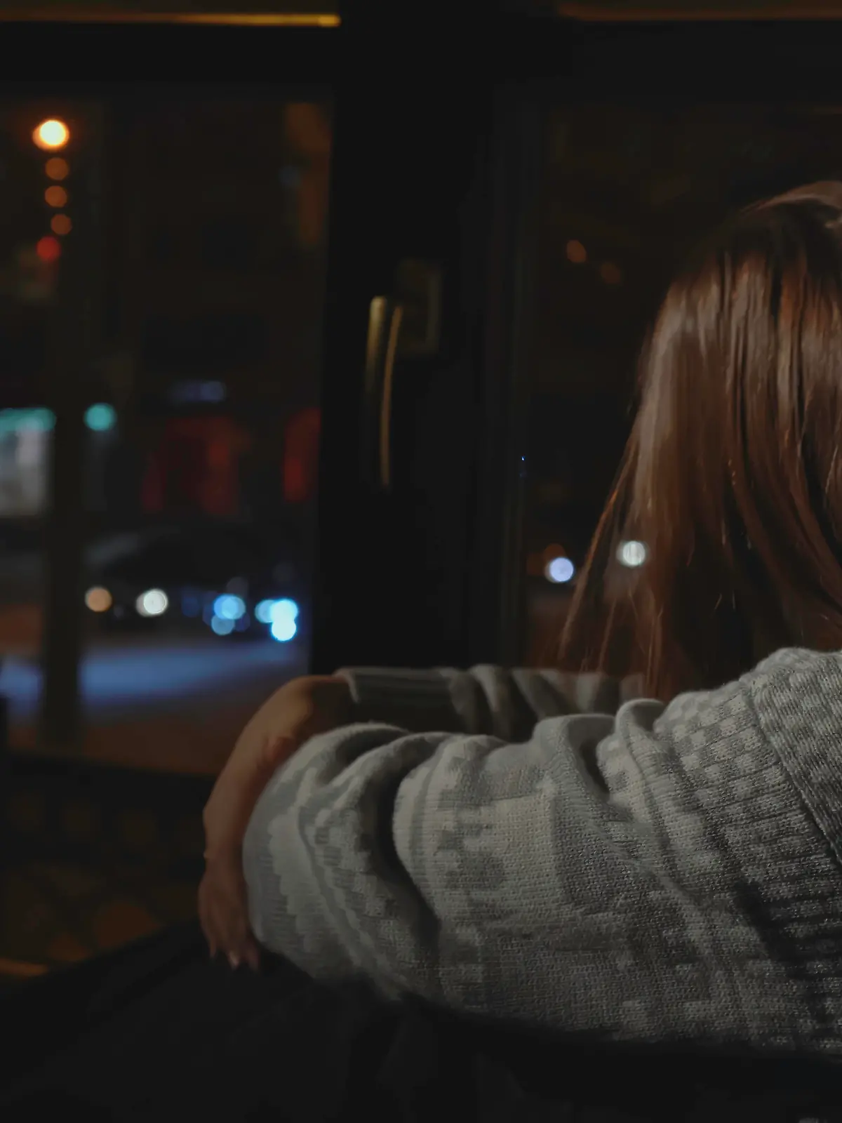 Während manche die kalte Jahreszeit mit ihren funkelnden Weihnachtslichtern, gemütlichen Abenden und festlicher Stimmung genießen, fällt es anderen schwer, die kurzen Tage, den Lichtmangel und die eisige Kälte zu ertragen.