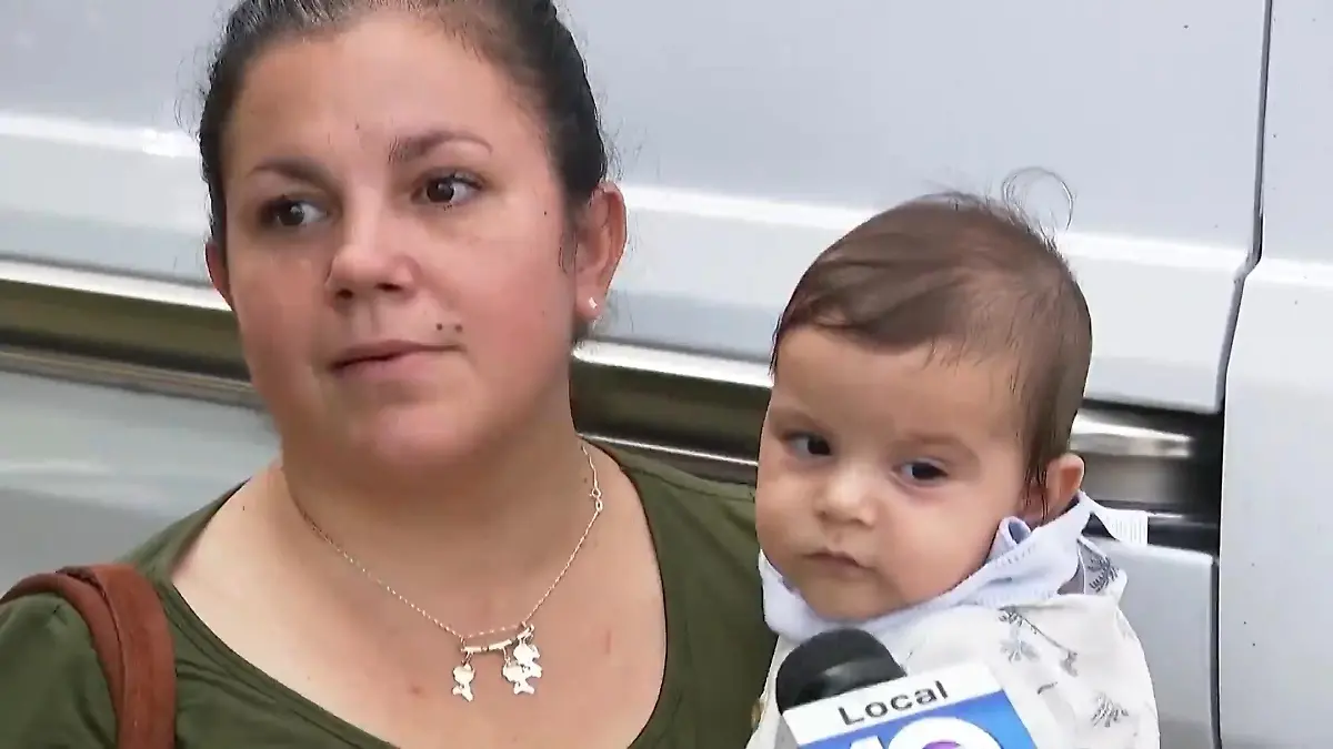 Verfolgungsjagd mit Baby auf dem Arm – weil Mutter von Dieb überrascht wird! Direkt vor der eigenen Haustür