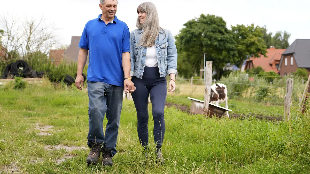 Premiere-bei-Bauer-sucht-Frau-Johann-kocht-sein-erstes-Ei-doch-es-gibt-direkt-ein-Problem-