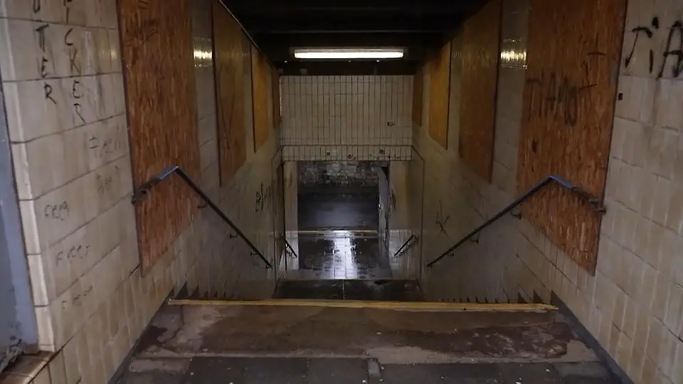 Bahnfahren-ohne-Barrieren-Land-und-Bahn-wollen-Bahnh-fe-modernisieren