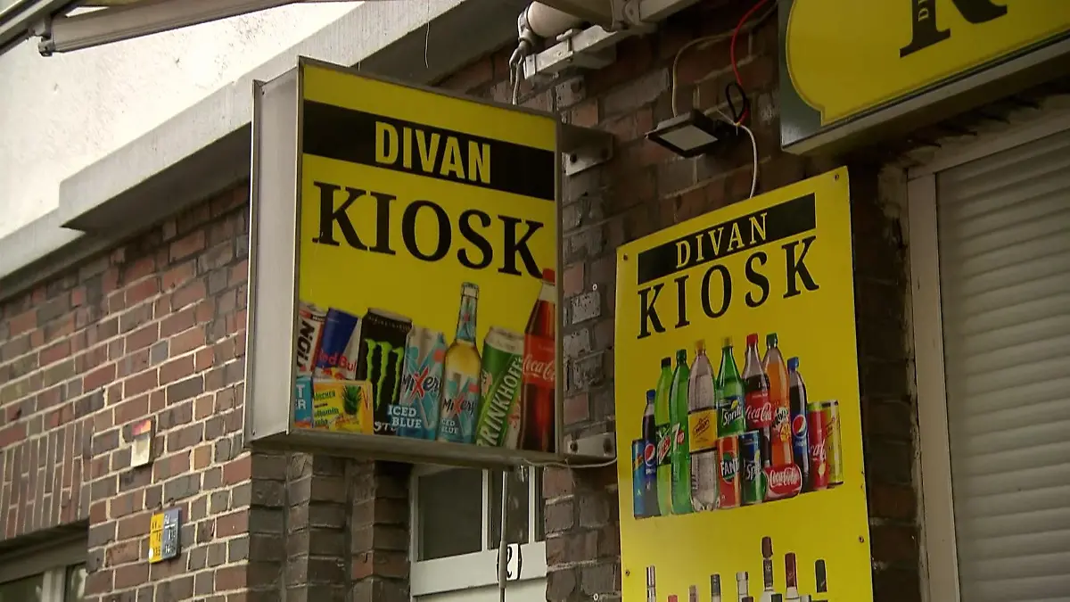 Macheten-Kinder (13) greifen Mann an – Polizei muss sie gehen lassen! Angreifer hacken Daumen ab