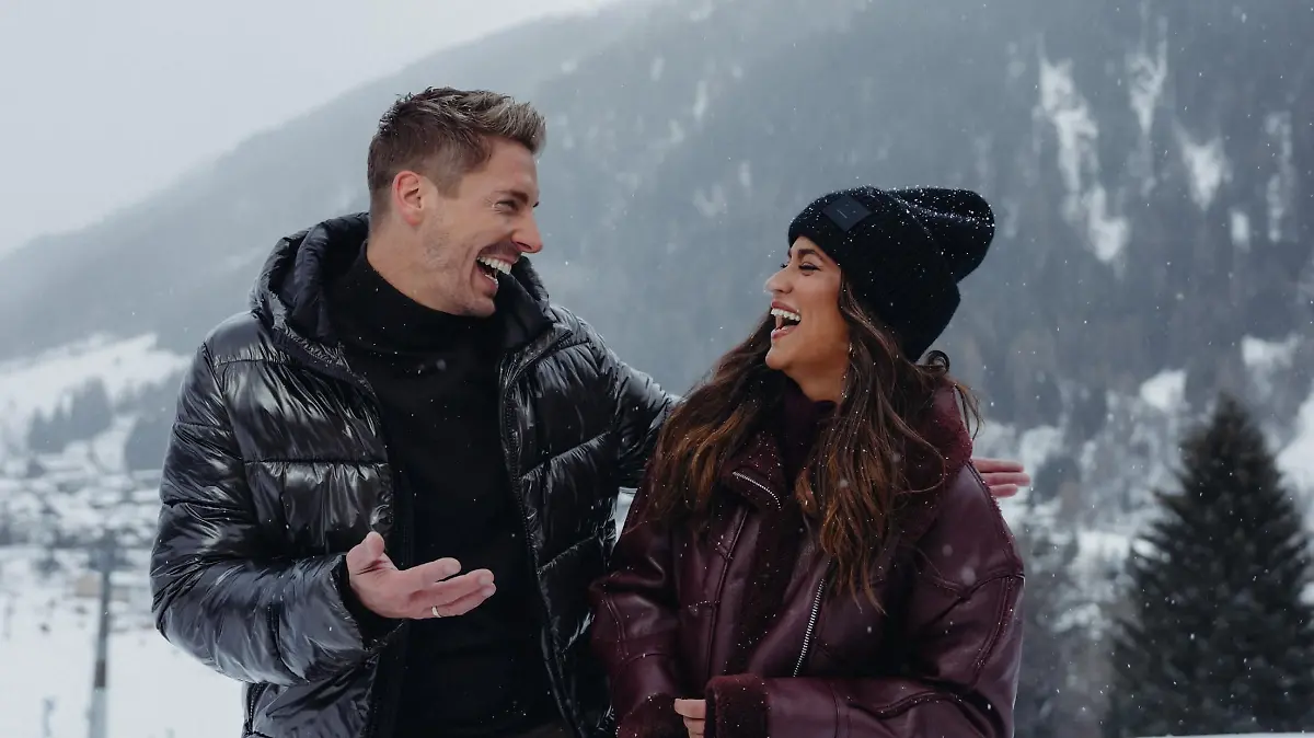 Norman Langen und Steffi Brungs vor winterlicher Kulisse.