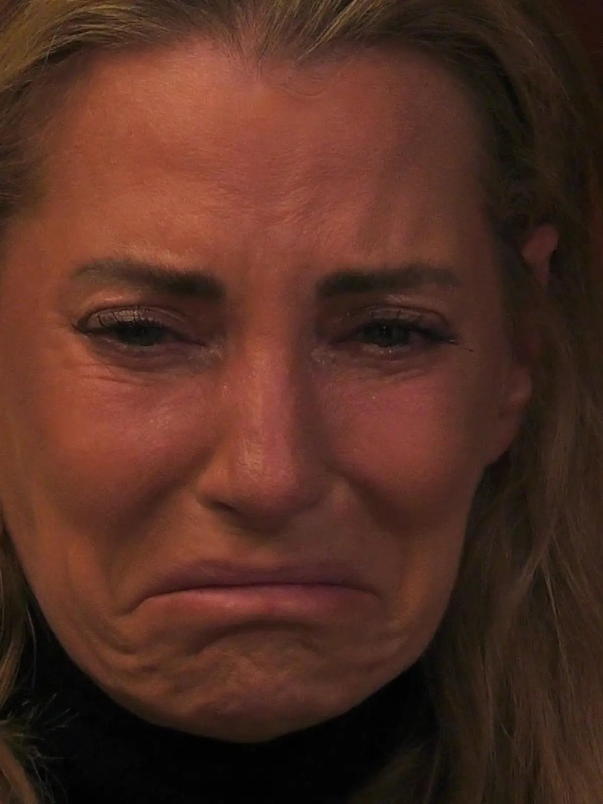 Bild zu: "Tränen-Ausraster auf dem Promihof: „Größte Schlange, die es gibt!”"