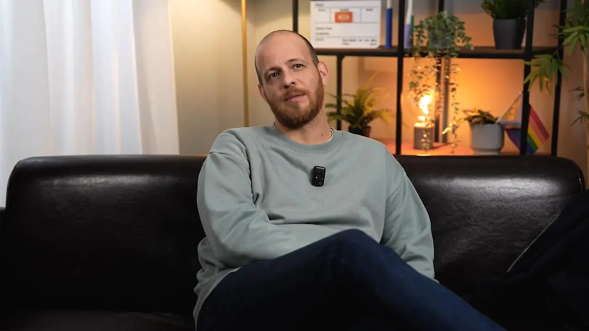 Bei Patrick Müller gibt es eine besondere Tradition „Unter uns”-Star in Weihnachtsstimmung