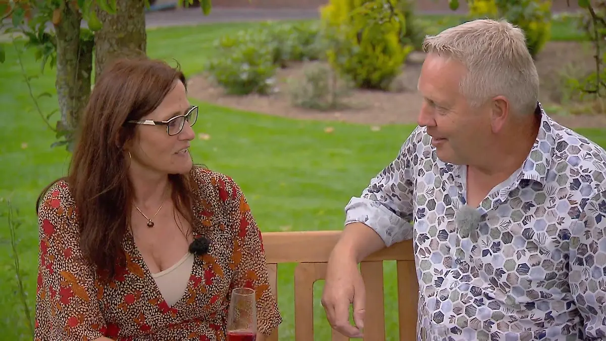 Jörg lernt Kirstin näher kennen Einzelgespräche