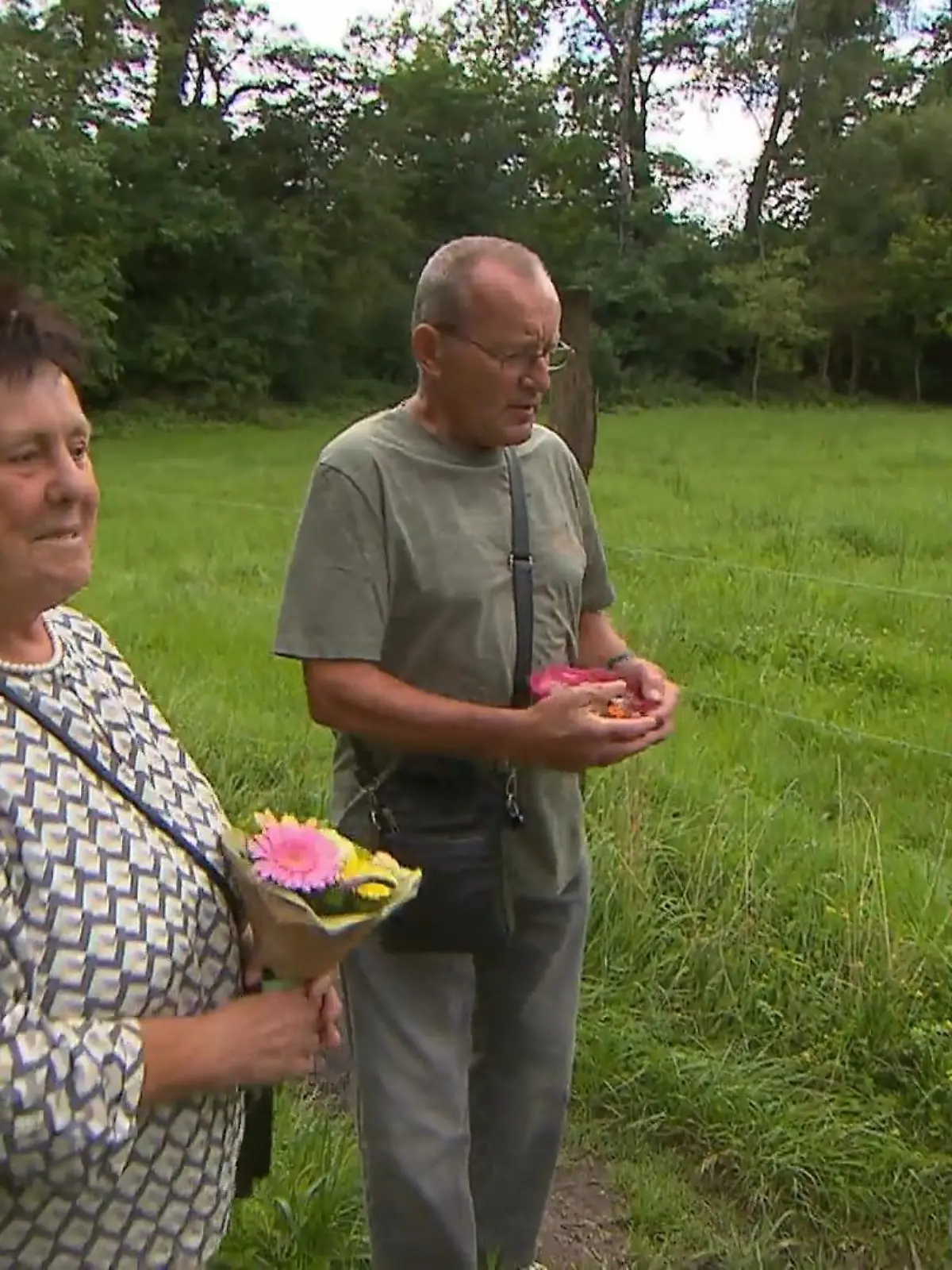 Bild zu: "Christopher lernt Paulines Großeltern kennen"