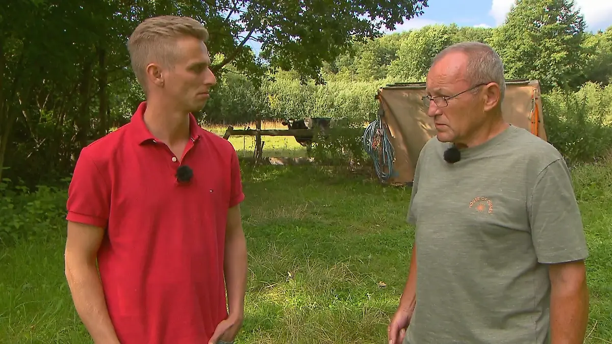 Christopher wird unter die Lupe genommen Opa fragt nach