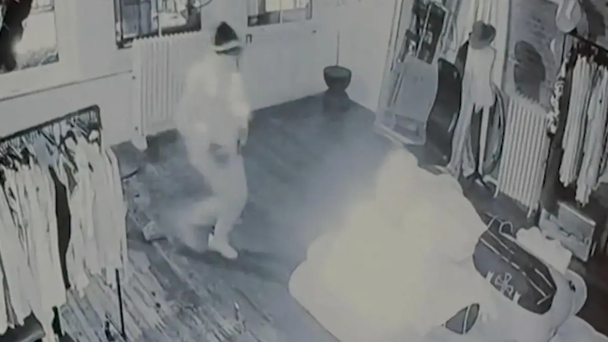 New-York-Einbruch-in-Secondhandladen-Diebe-machen-Beute-in-Millionenh-he-