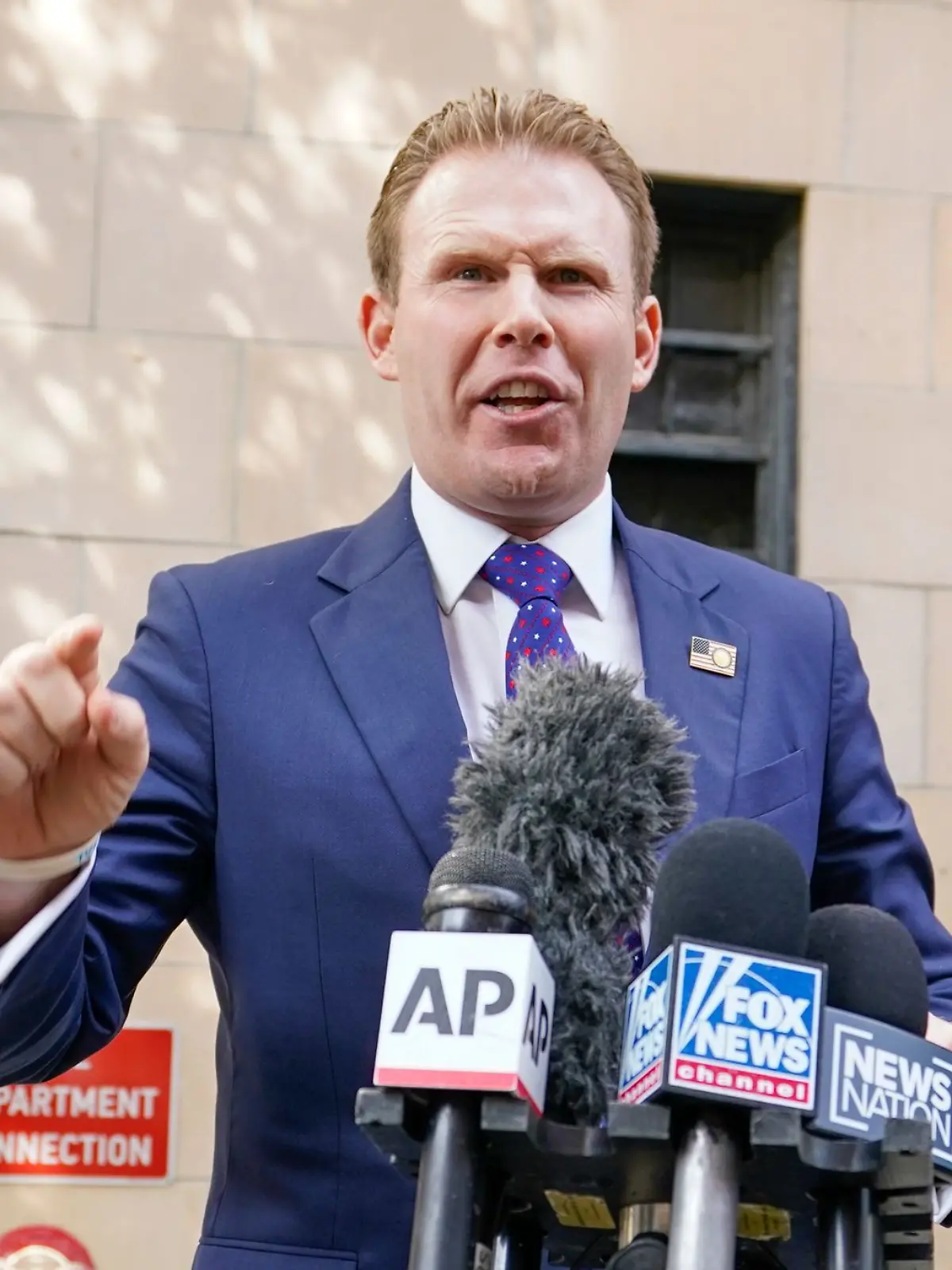 Bild zu: "Trumps WM-Beauftragter schließt Razzia bei Spielen nicht aus"